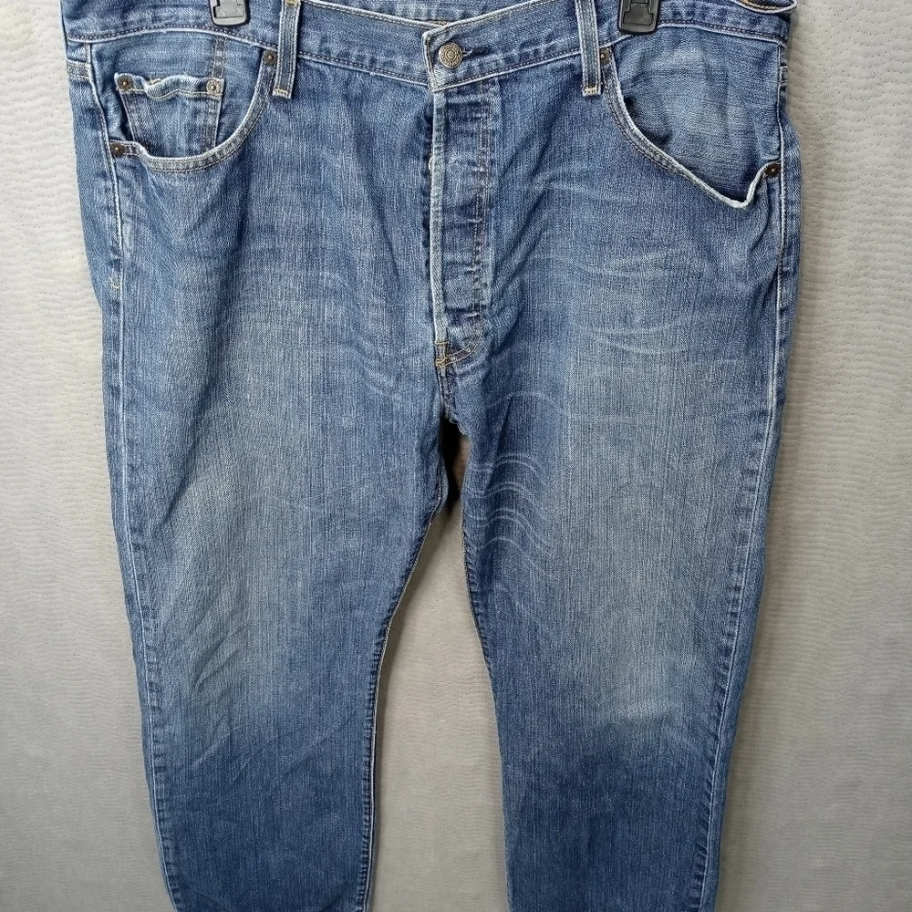 Levis 501XX men's blue jeans button fly sz 40x32. Pb2 53pm